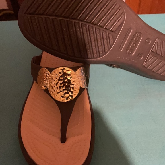 Crocs comfort thong sandals nice like new - Picture 2 of 2